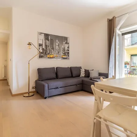 Centro * * * * *- S.croce In Gerusalemme Loft * רומא