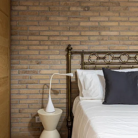 Centro * * * * *- S.croce In Gerusalemme Loft רומא
